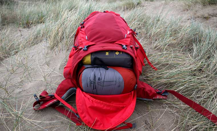 Sleeping bag compartment Hiking Daypack