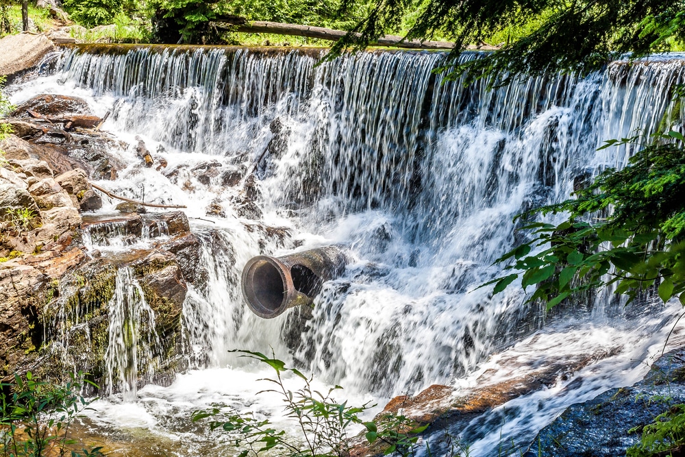 Shelving Rock Falls