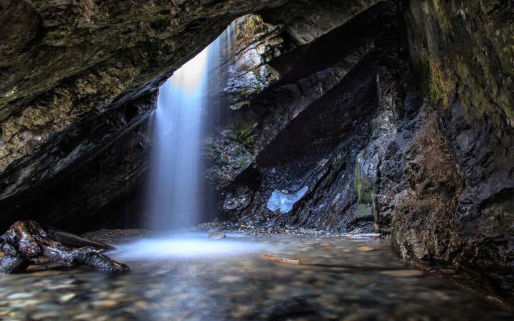 donut falls in Utah